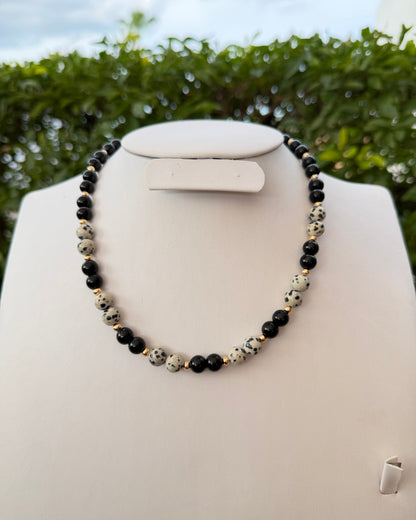 Collar Blanco Negro