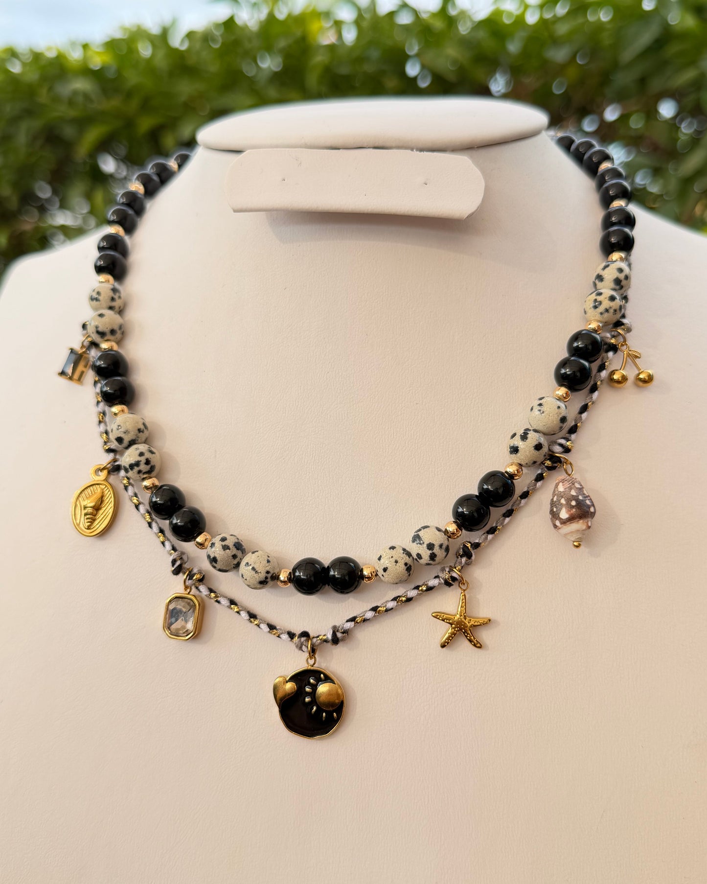 Collar Blanco Negro