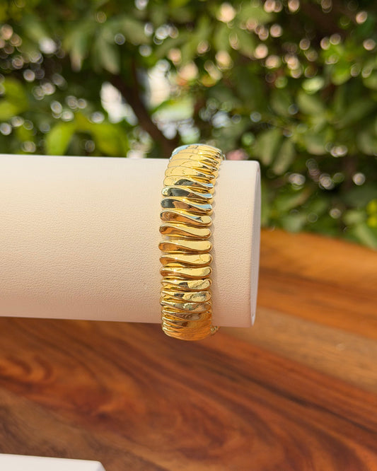 Pulsera Grabada Dorada