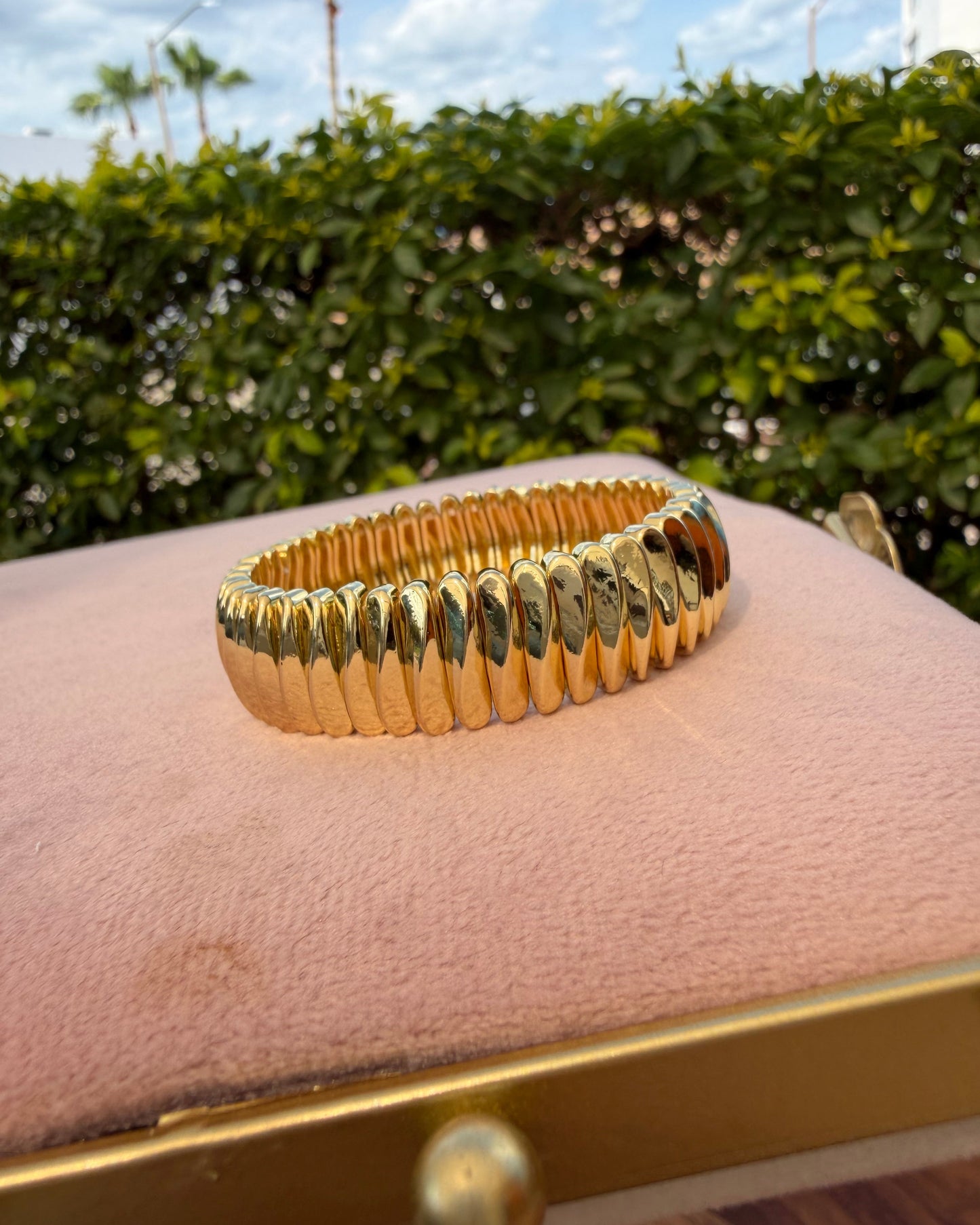 Pulsera Grabada Dorada