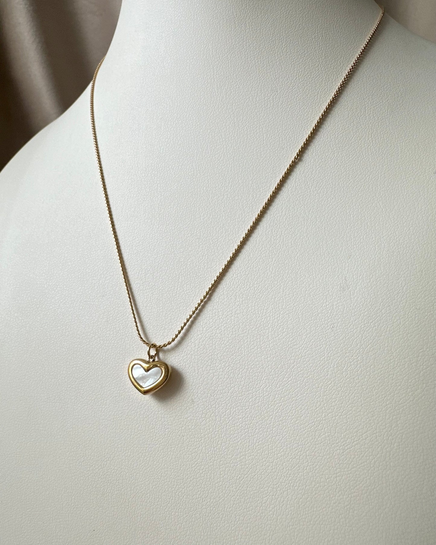 Collar Corazón Madre Perla