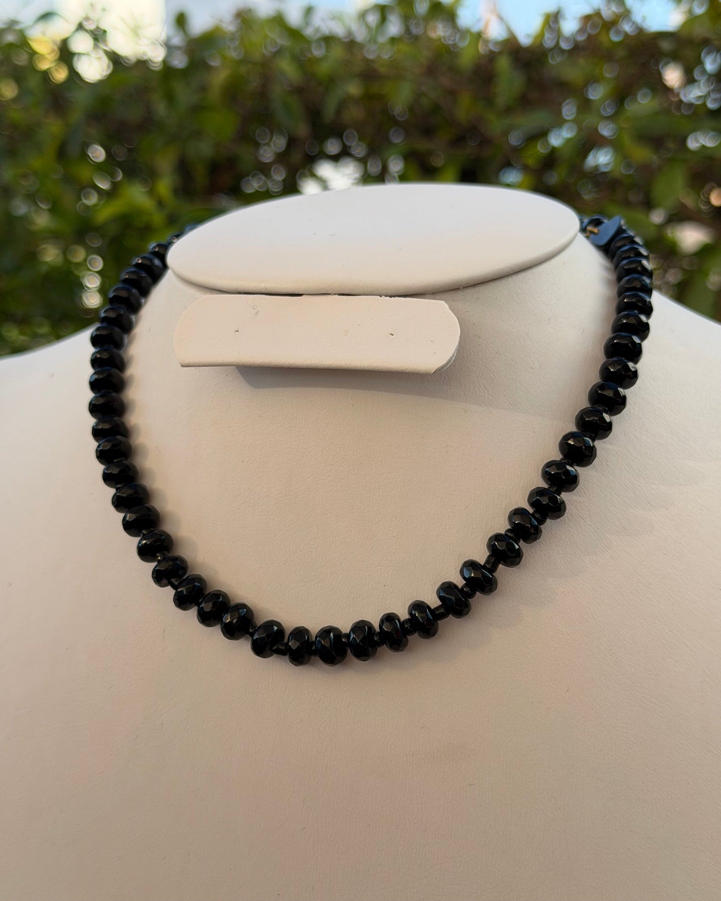 Collar Piedras Negro