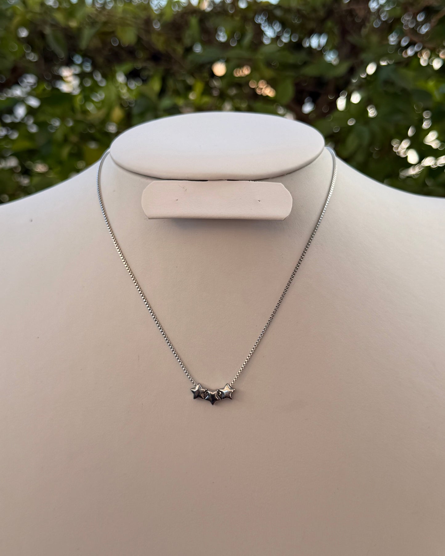 Collar Estrellas Plateadas