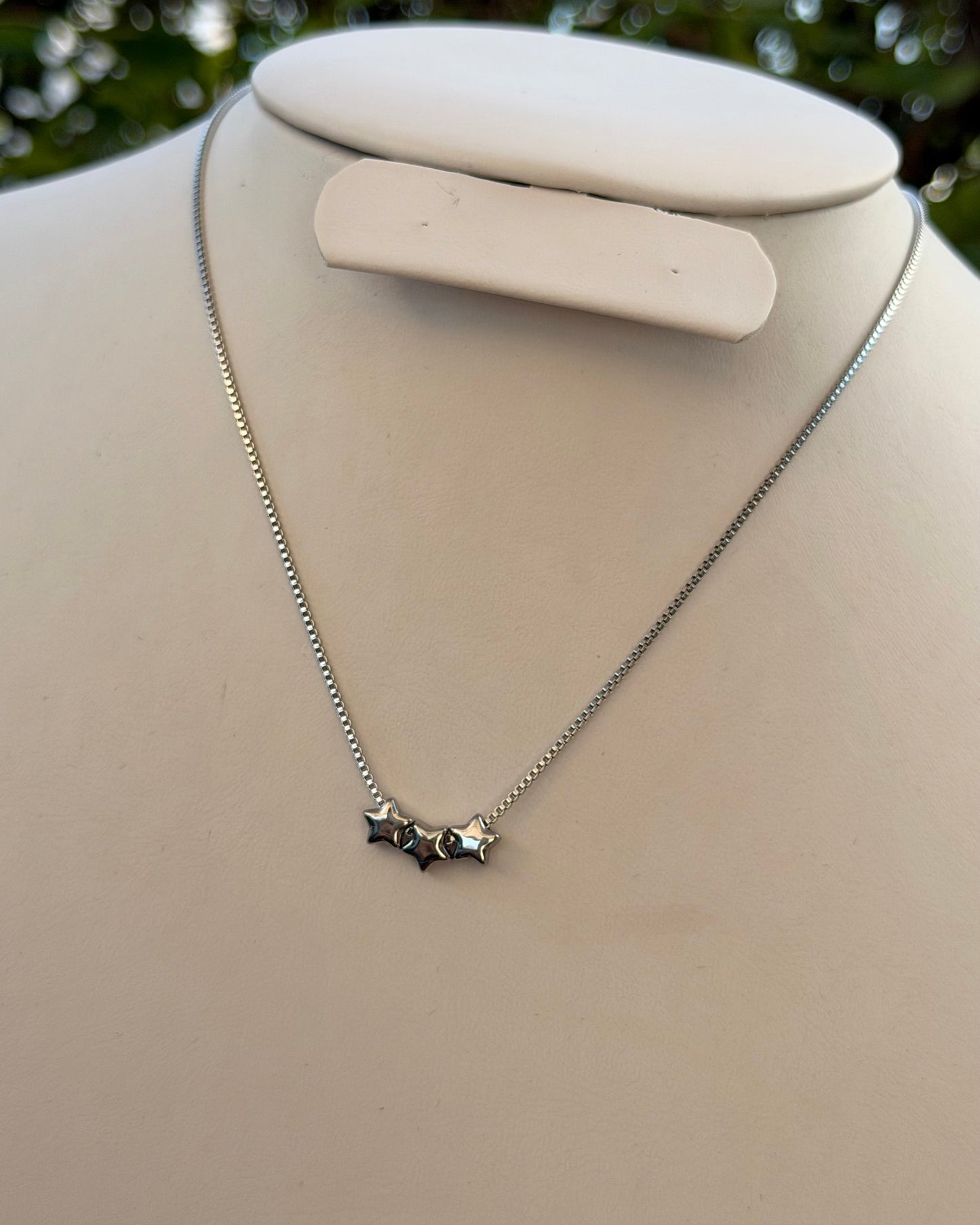 Collar Estrellas Plateadas